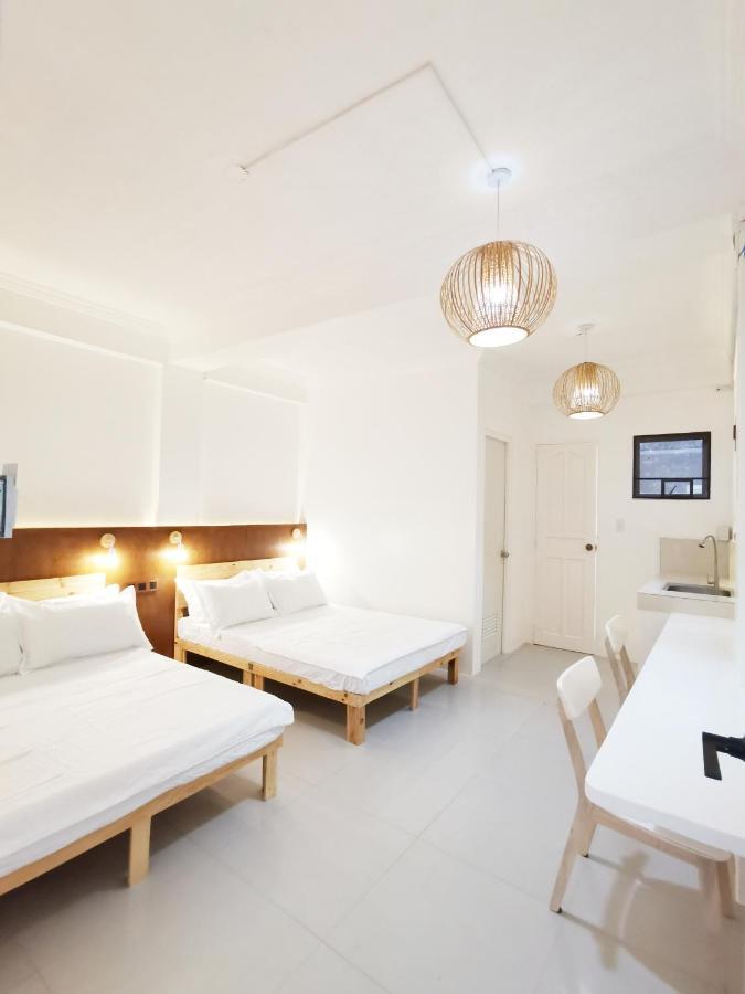 Nomadsmnl Hostel Paranaque City Buitenkant foto