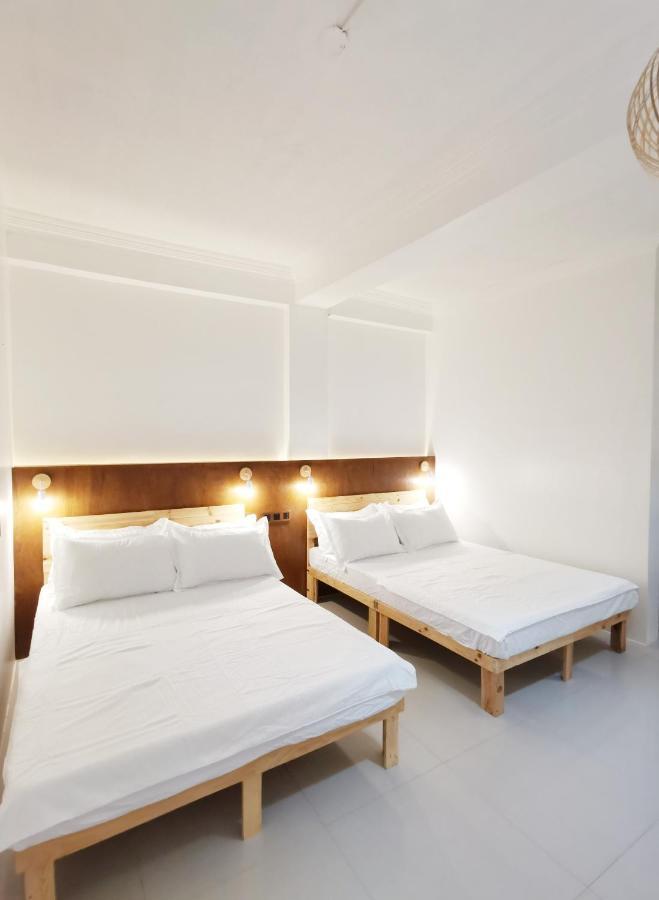 Nomadsmnl Hostel Paranaque City Buitenkant foto