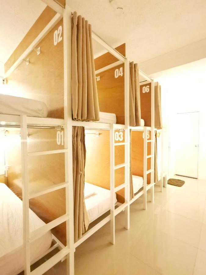 Nomadsmnl Hostel Paranaque City Buitenkant foto