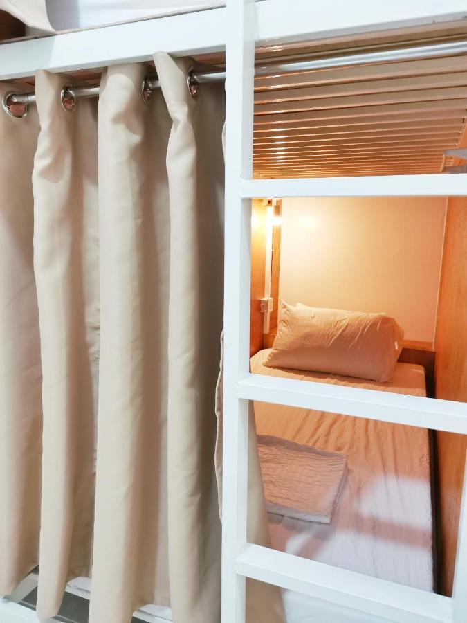 Nomadsmnl Hostel Paranaque City Buitenkant foto