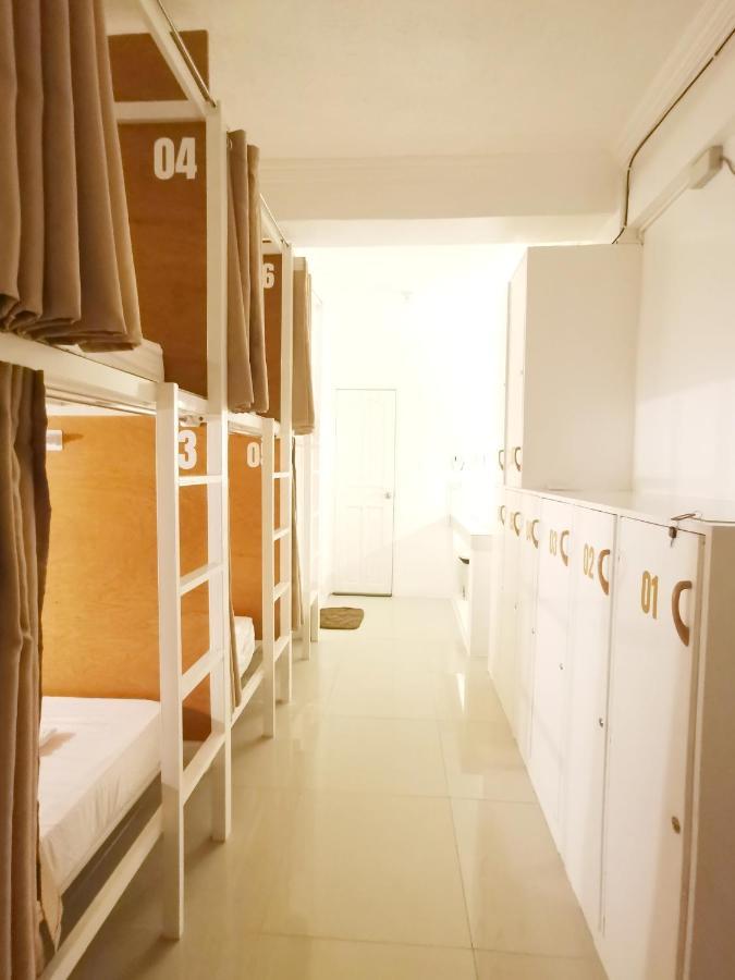 Nomadsmnl Hostel Paranaque City Buitenkant foto