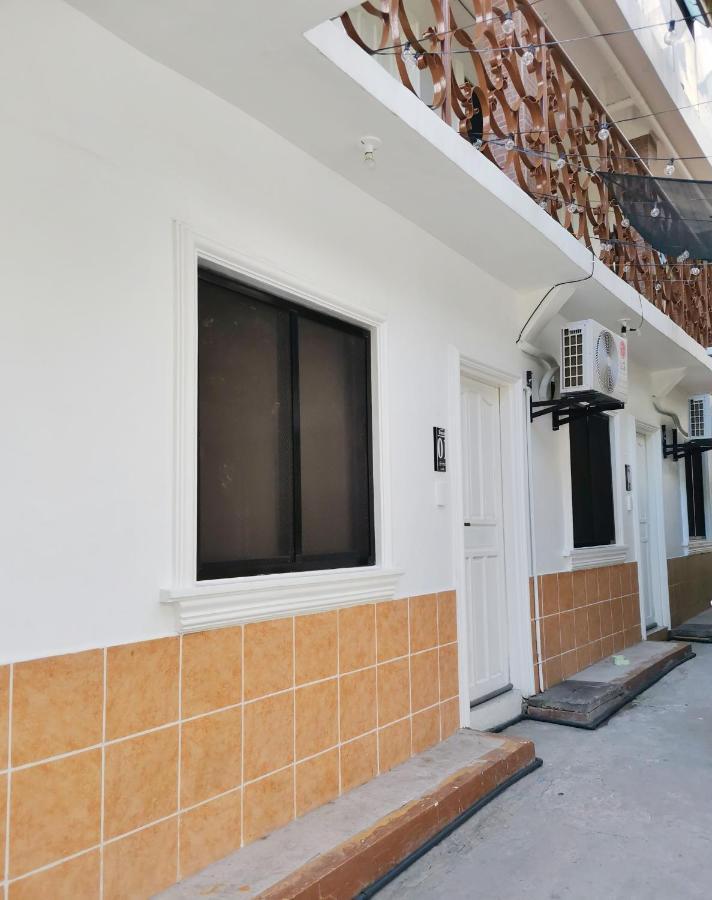 Nomadsmnl Hostel Paranaque City Buitenkant foto